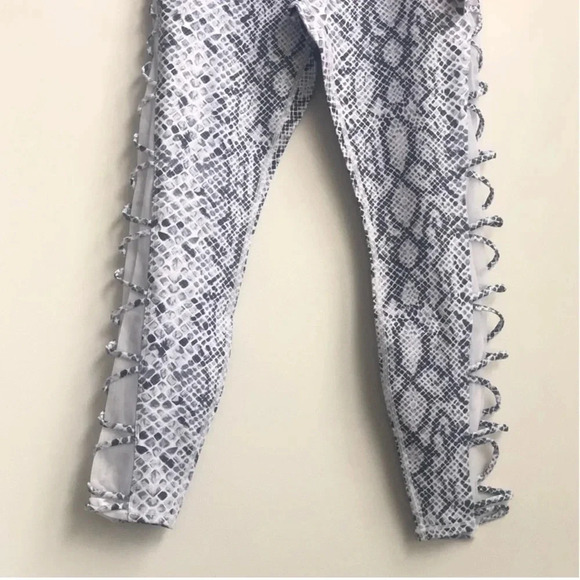 New Good American Snake print Legging Foil Zig Zag Python mesh detail activewear - Picture 8 of 15